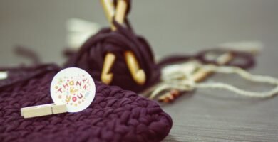 Cómo iniciar el negocio de ventas de bolsos y carteras tejidos a crochet paso a paso